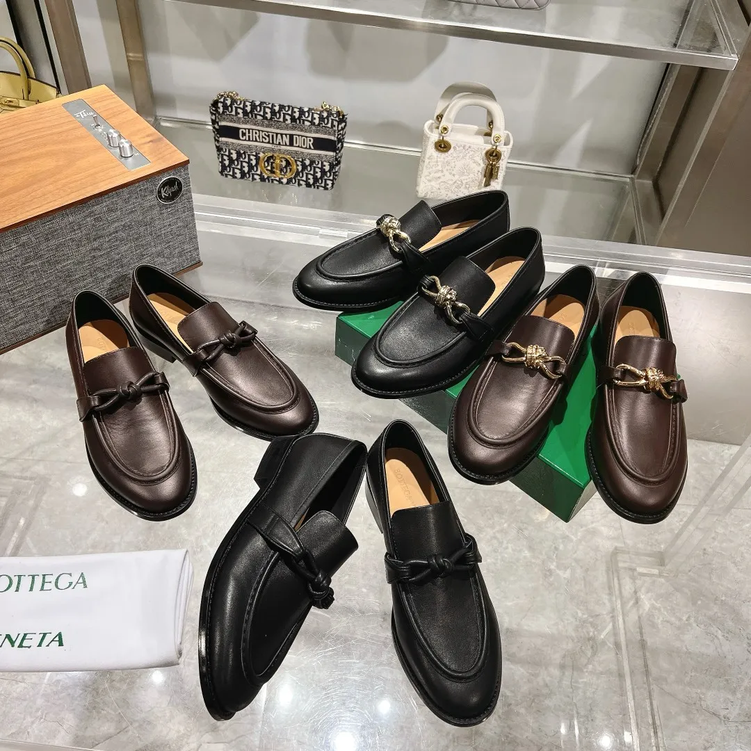 [BV] Top P: 840💰 Size: Female 35-39 (Female 40 custom-made) Male 39-44 (38.45 non-refundable) Bottega Veneta 2025 counter model! Small round toe loafers! Imported leather outsole! Imported grained cowhide! Solid color Niuli! !